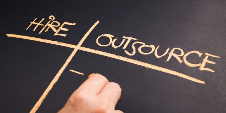 7 Warning Signs It’s Time to Outsource Your Accounts Payable or Receivable Process