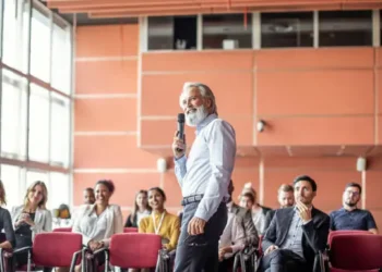 Why Motivational Speakers Are Essential for Building a Resilient Company Culture