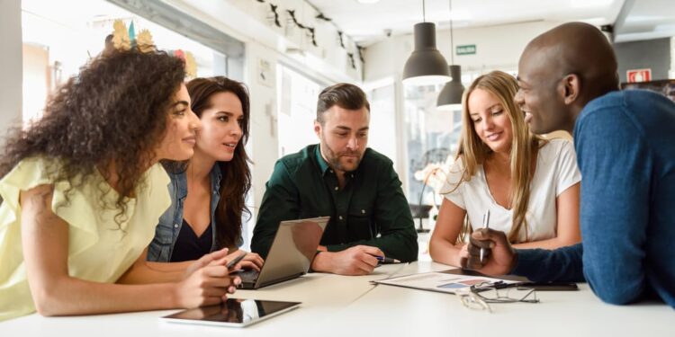 Boost E-Commerce Growth with HubSpot Shopify Integration