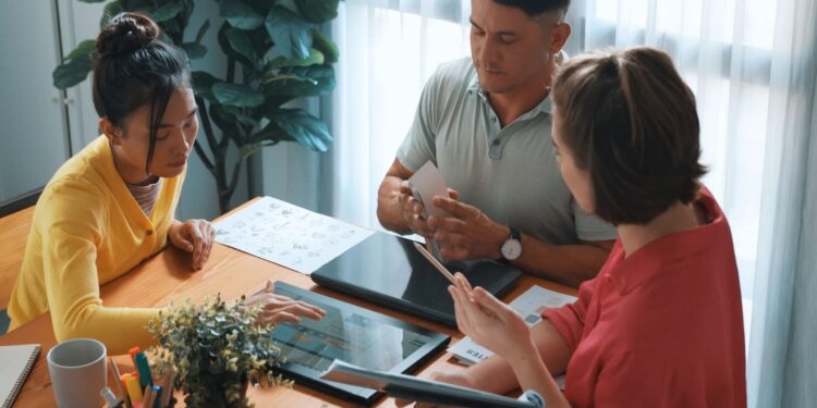 7 Key Steps Families Review Before Hiring A Maid